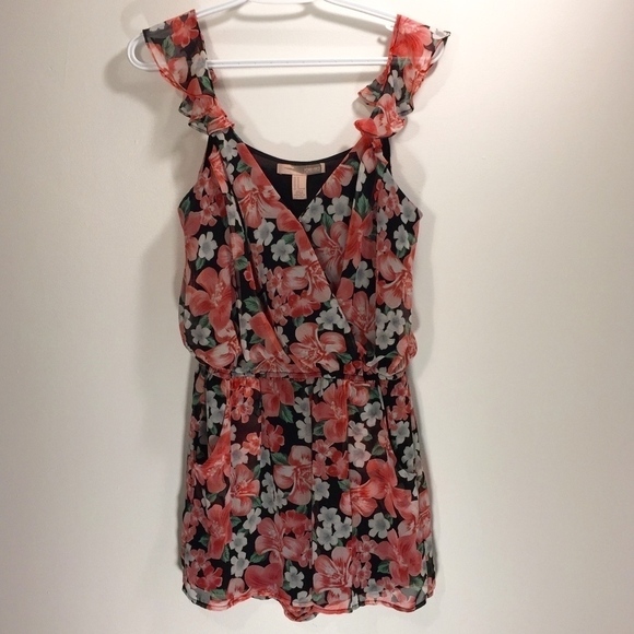 Forever 21 Romper Sz Med Floral Print Ruffle Straps Elastic Waist Lined Pockets - Picture 1 of 8